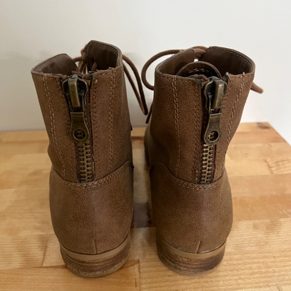 Crown vintage brown ankle boots lace front and zipper back - Picture 4 of 7